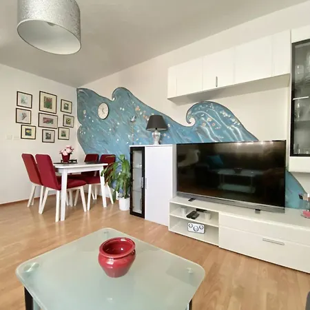 Lovely Marina Blue Daire